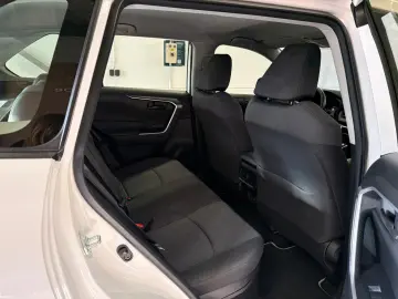 TOYOTA RAV4 Hybrid 4x2 Basis