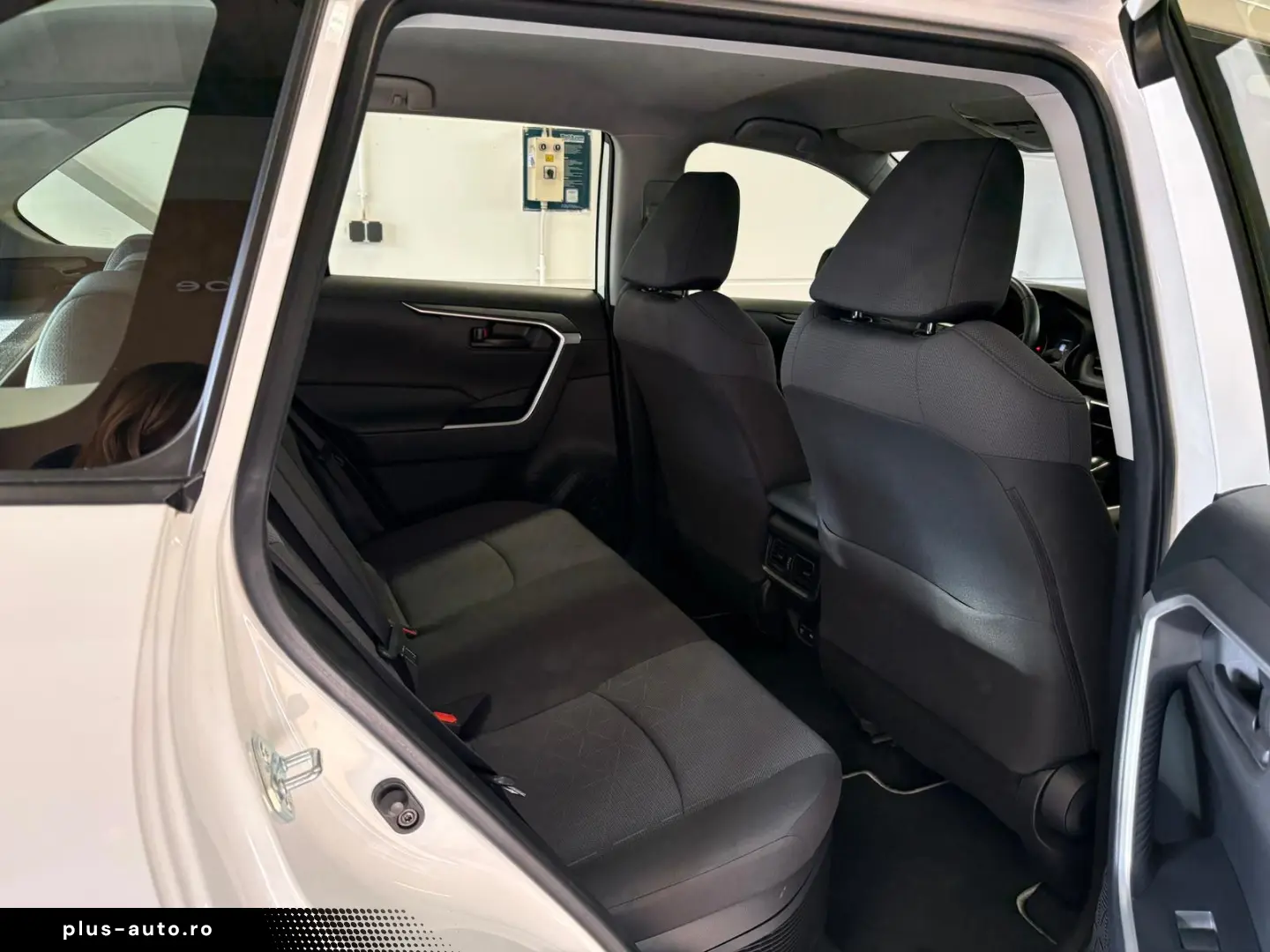 TOYOTA RAV4 Hybrid 4x2 Basis