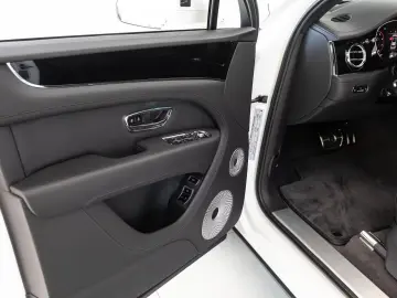 Bentley Bentayga V8 von BENTLEY MANNHEIM