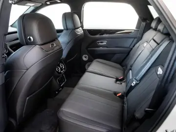 Bentley Bentayga V8 von BENTLEY MANNHEIM