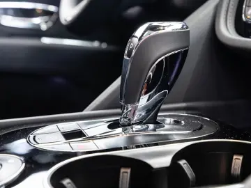 Bentley Bentayga V8 von BENTLEY MANNHEIM