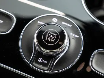 Bentley Bentayga V8 von BENTLEY MANNHEIM