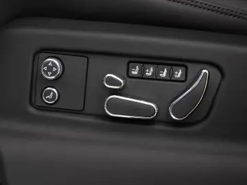 Bentley Bentayga V8 von BENTLEY MANNHEIM