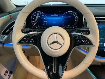 MERCEDES-BENZ E 300 e Limo EXCLUSIVE Pano HUD AHK AI…