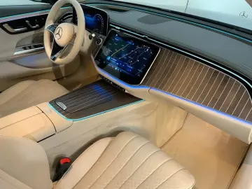 MERCEDES-BENZ E 300 e Limo EXCLUSIVE Pano HUD AHK AI…