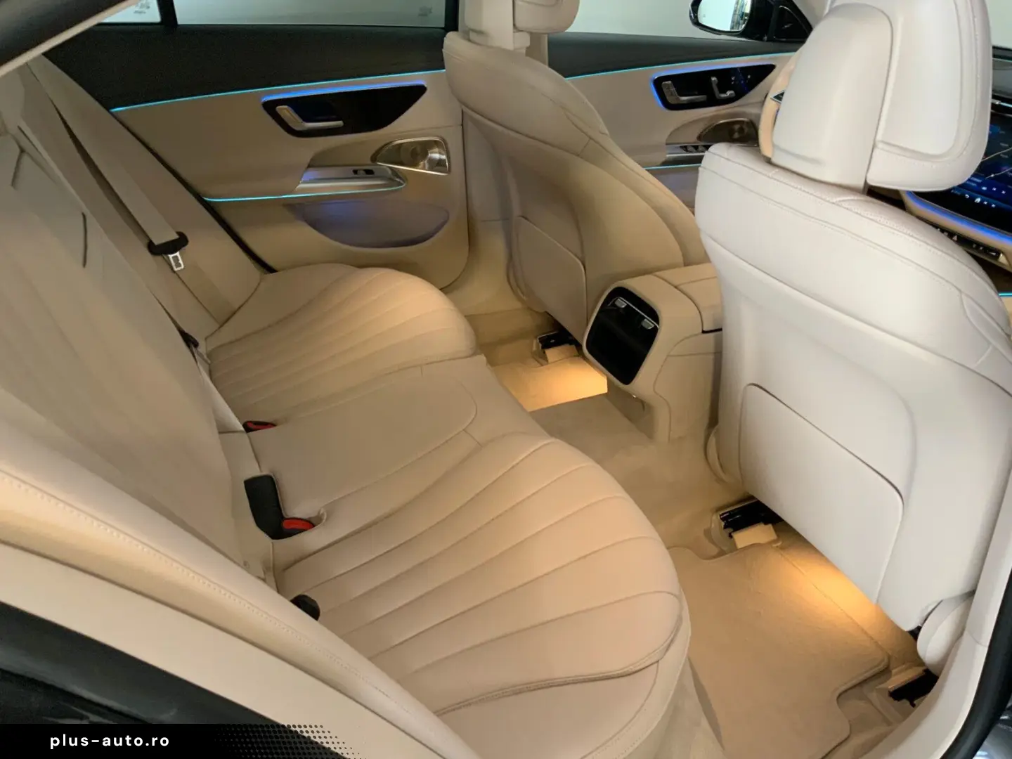 MERCEDES-BENZ E 300 e Limo EXCLUSIVE Pano HUD AHK AI&hellip;