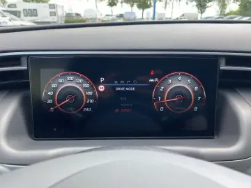 HYUNDAI TUCSON TREND MILD-HYBRID 4WD -LED NAVI