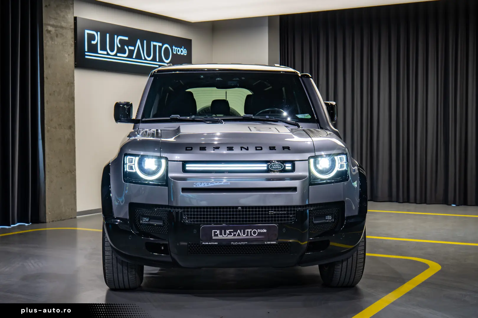 Land Rover Defender 110 X-Dynamic SE