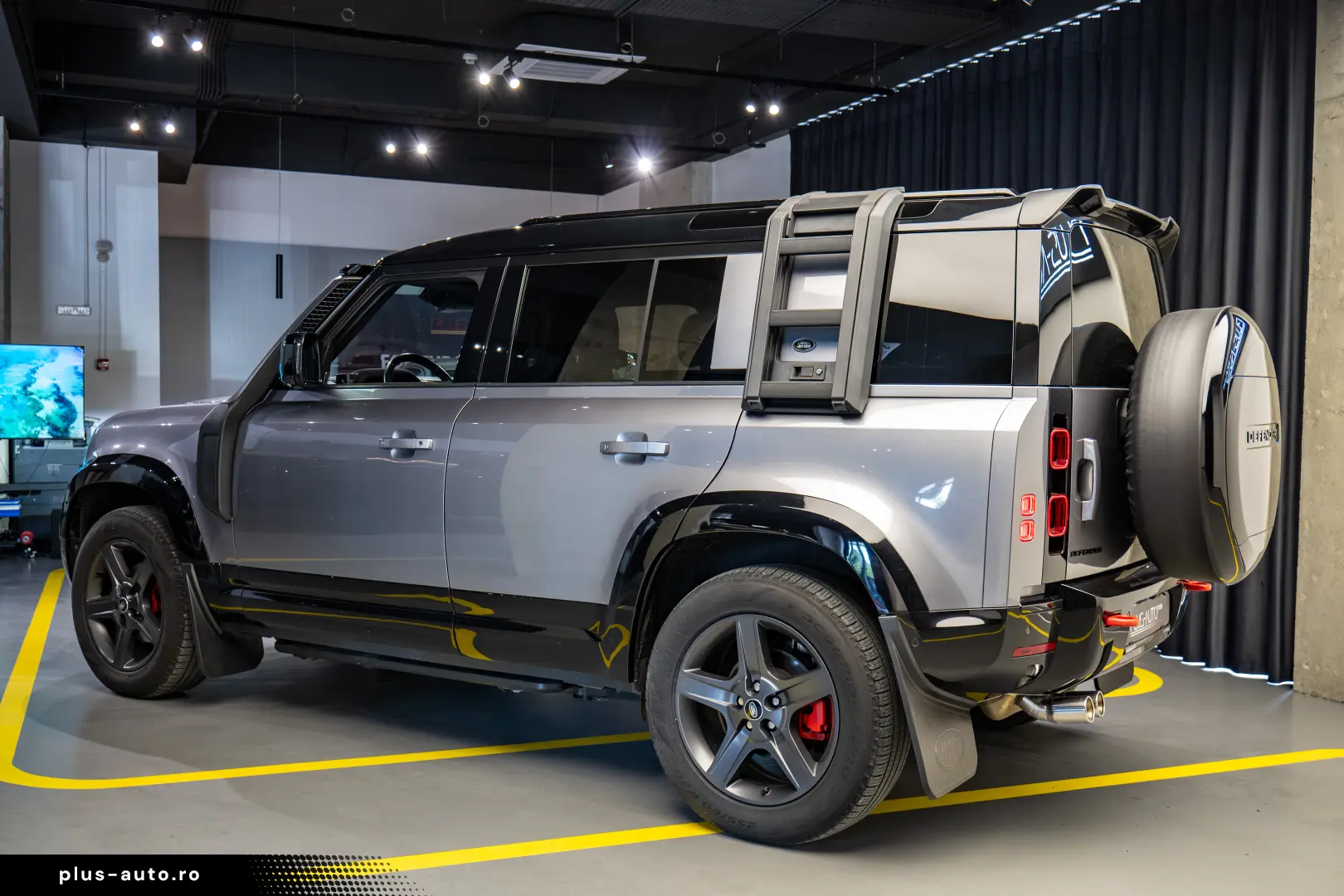 Land Rover Defender 110 X-Dynamic SE