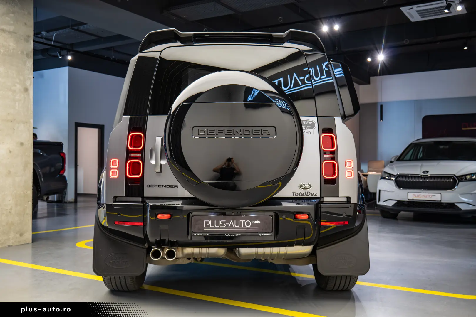 Land Rover Defender 110 X-Dynamic SE
