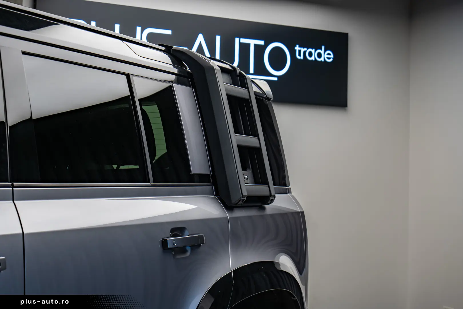 Land Rover Defender 110 X-Dynamic SE
