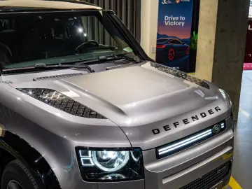 Land Rover Defender 110 X-Dynamic SE