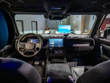 Land Rover Defender 110 X-Dynamic SE