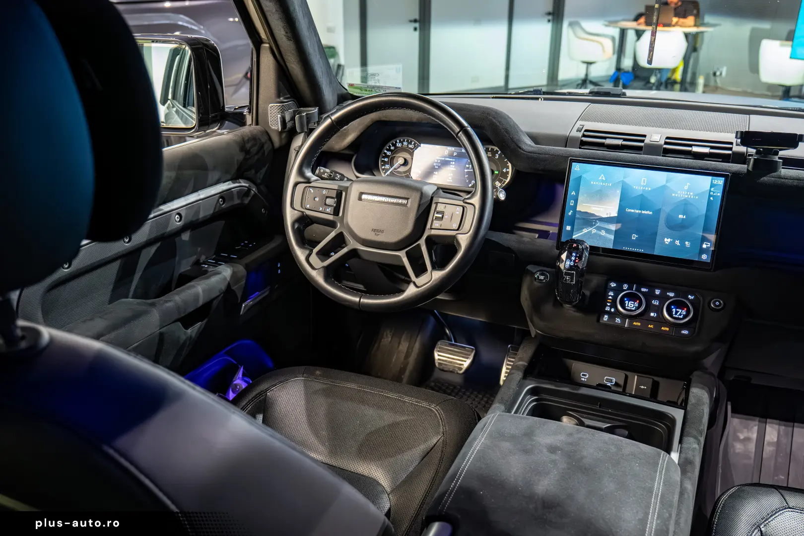 Land Rover Defender 110 X-Dynamic SE