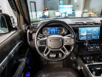 Land Rover Defender 110 X-Dynamic SE