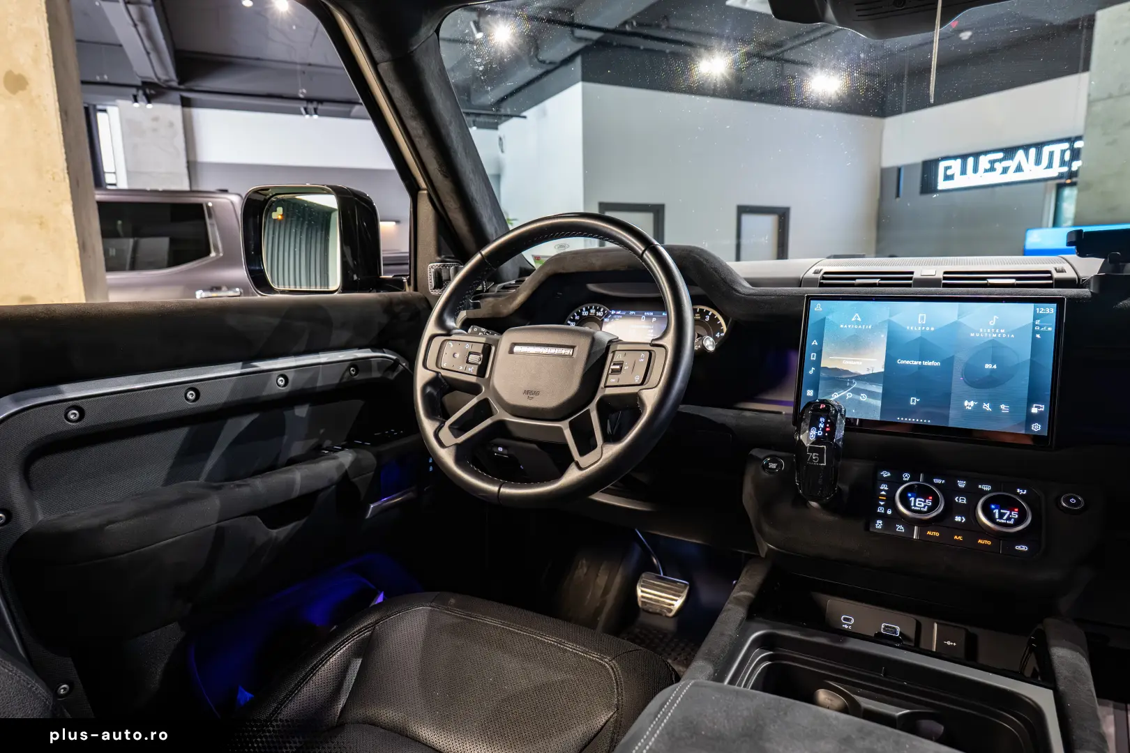 Land Rover Defender 110 X-Dynamic SE
