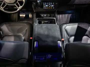 Land Rover Defender 110 X-Dynamic SE