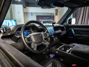 Land Rover Defender 110 X-Dynamic SE