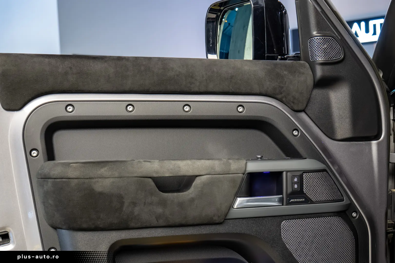 Land Rover Defender 110 X-Dynamic SE