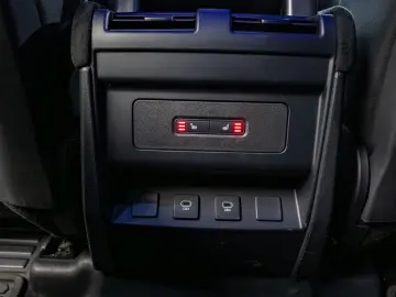 Land Rover Defender 110 X-Dynamic SE