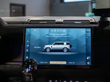 Land Rover Defender 110 X-Dynamic SE
