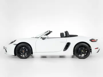 PORSCHE 718 Boxster - CarPlay - Navi - ACC - Lederpaket