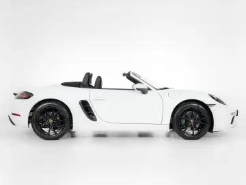 PORSCHE 718 Boxster - CarPlay - Navi - ACC - Lederpaket
