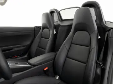 PORSCHE 718 Boxster - CarPlay - Navi - ACC - Lederpaket
