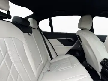 BMW 550e xD M SPORT PRO AdLED DAPr 360  MEM B W 21