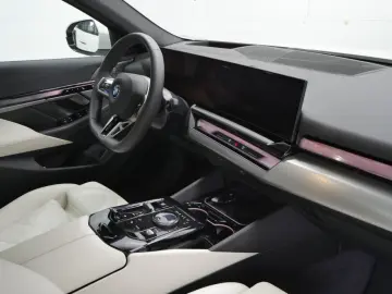 BMW 550e xDr.T.M Sport IntAktiv.Pano.AutobahnAss.B W