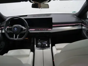 BMW 550e xDr.T.M Sport IntAktiv.Pano.AutobahnAss.B W