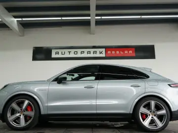 PORSCHE Cayenne Coupe S E-Hybrid HA-Lenkung InnoDriv 18W