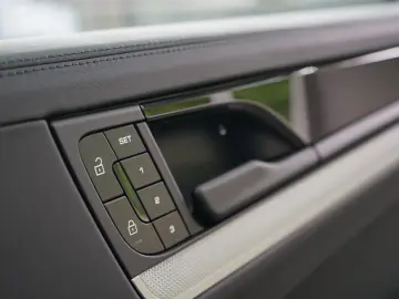 PORSCHE Cayenne Coupe S E-Hybrid HA-Lenkung InnoDriv 18W