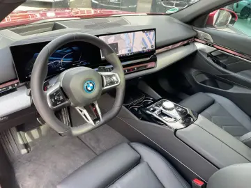 BMW 550e xDrive Tour M Sport Pro    AHK 360 Pano Aut
