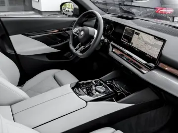 BMW 550e xDrive M SPORT HuD H K AHK DA PROF 360