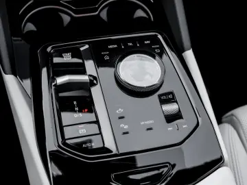 BMW 550e xDrive M SPORT HuD H K AHK DA PROF 360