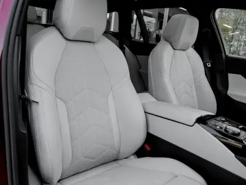 BMW 550e xDrive M SPORT B&W AHK HuD DA PROF 360  PAN