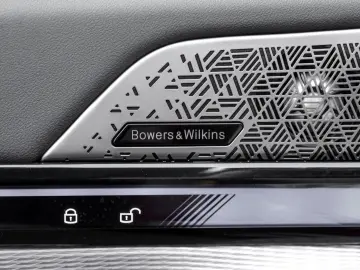 BMW 550e xDrive M SPORT B&W AHK HuD DA PROF 360  PAN