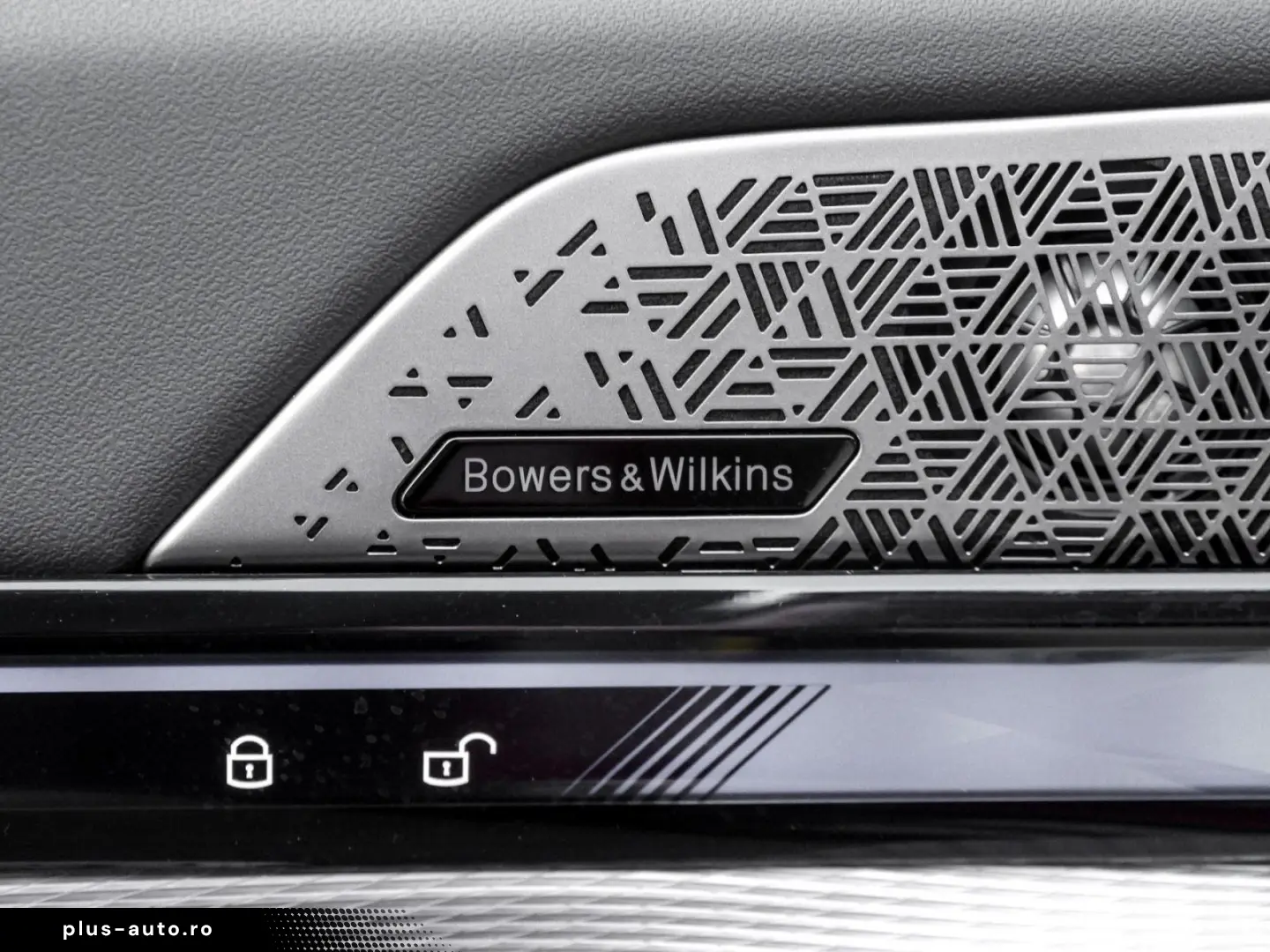BMW 550e xDrive M SPORT B&W AHK HuD DA PROF 360  PAN