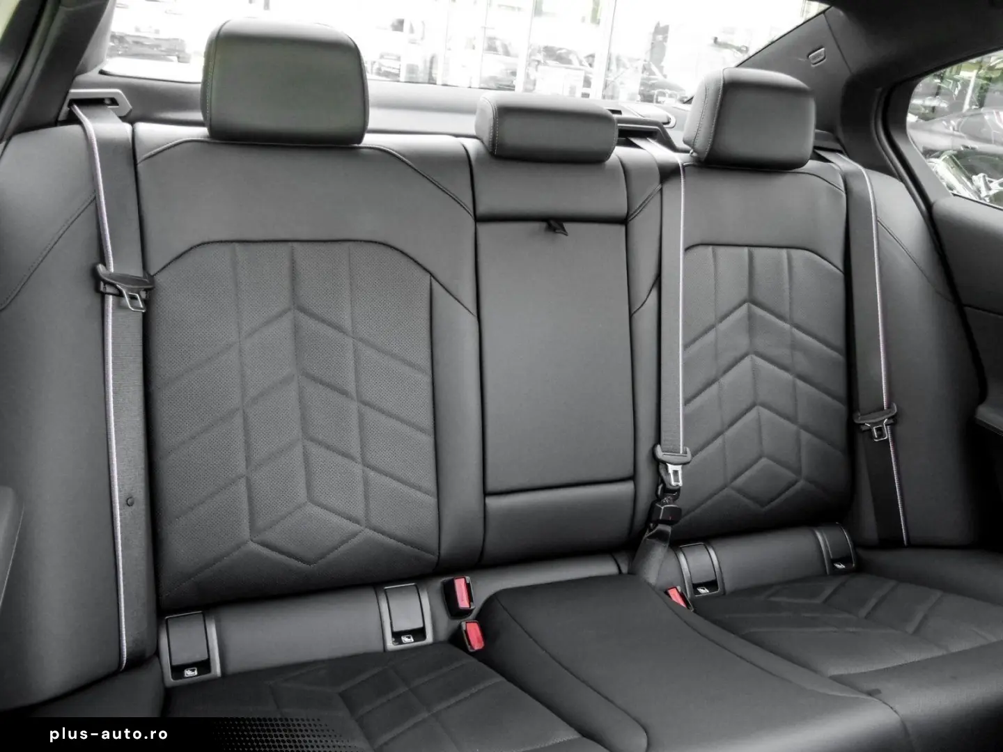 BMW 550e xDrive M SPORT PRO B&W AHK PANO DA PROF 360