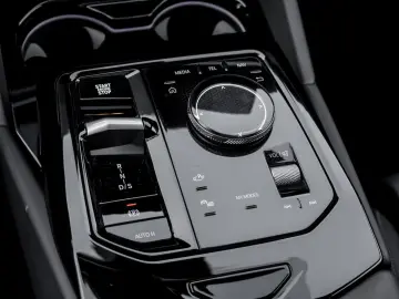 BMW 550e xDrive M SPORT PRO B&W AHK PANO DA PROF 360