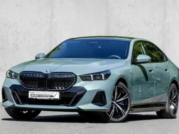 BMW 550e xDrive M SPORT PRO B&W AHK PANO DA PROF 360