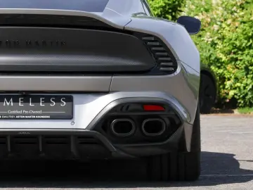 ASTON MARTIN Vanquish Coupe