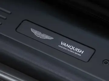 ASTON MARTIN Vanquish Coupe