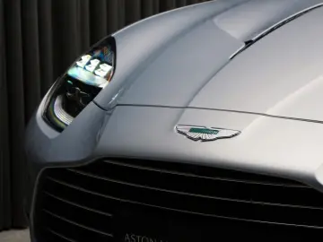 ASTON MARTIN Vanquish