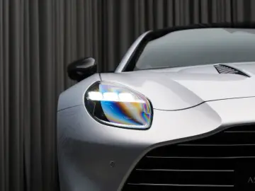 ASTON MARTIN Vanquish