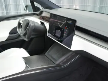 TESLA Model X PLAID 1020PS TRI-MOTOR AWD PREMIUM 6SITZ
