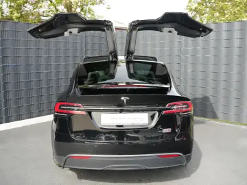 TESLA Model X PLAID 1020PS TRI-MOTOR AWD PREMIUM 6SITZ