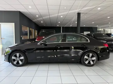 MERCEDES-BENZ C 200d Avantgarde LEDER KAMERA AHK CARPLAY LED