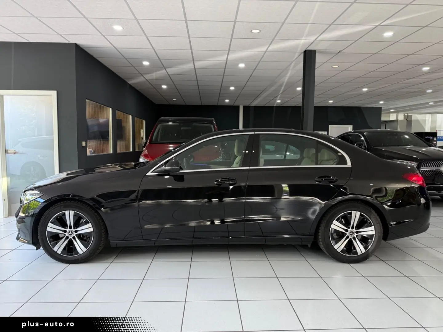 MERCEDES-BENZ C 200d Avantgarde LEDER KAMERA AHK CARPLAY LED